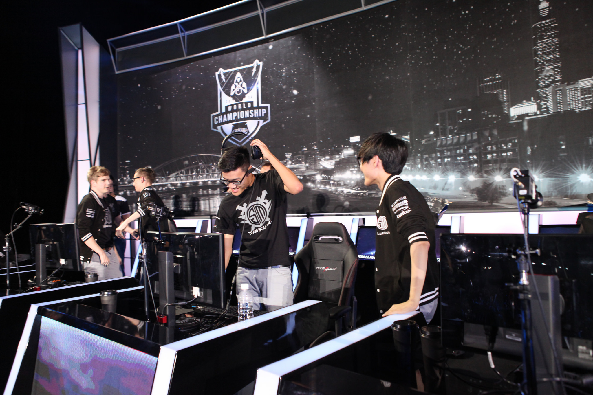 英雄联盟全球总决赛引入双败淘汰制：电竞赛事赛制改革提升赛事观赏性